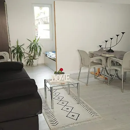 Apartment Mile